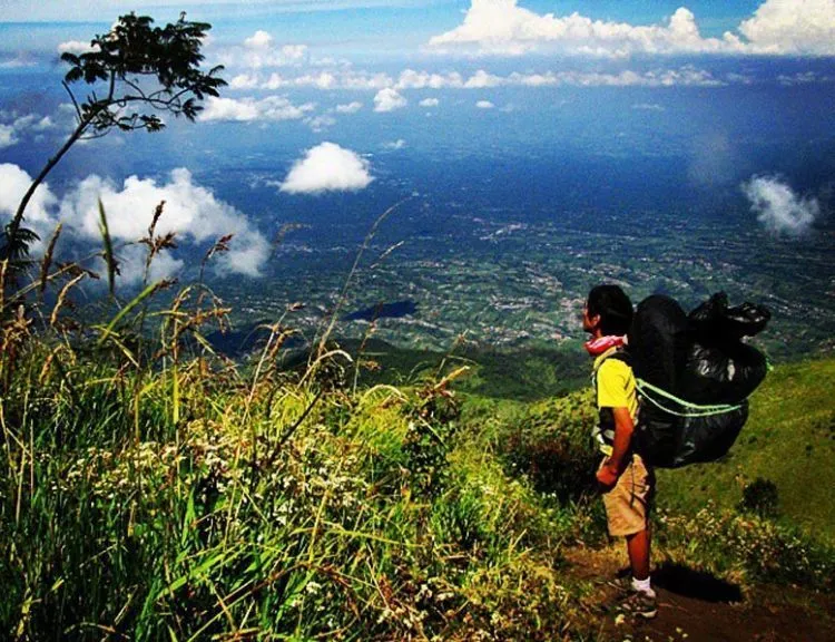 11 Tanda Kalau Kamu Traveler yang Cinta Lingkungan. Bukan Sekadar Ikut Tren dan Seru-seruan 12