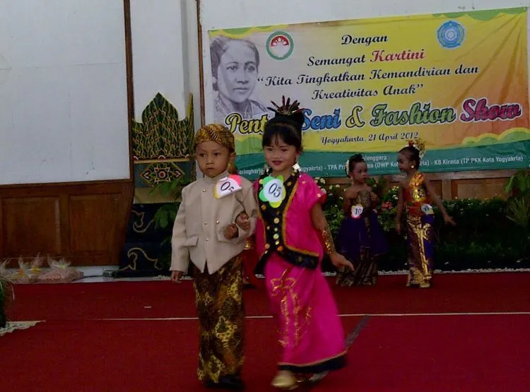 Jika Tahu 7 Hal Ini Tentang Ibu Kartini, Kita Akan Mengerti Kenapa Sosoknya Memang Layak Dihormati 12