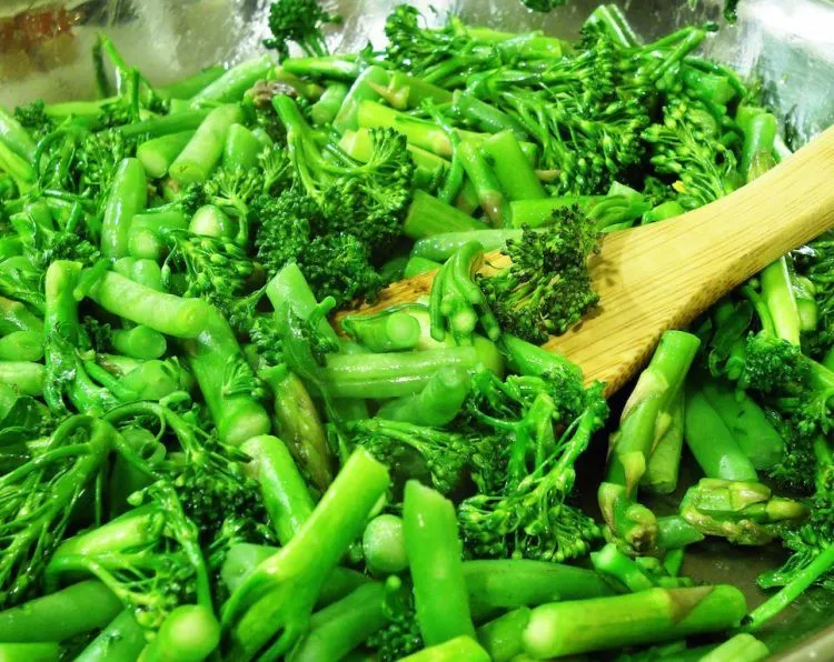 8 Makanan yang Wajib Kamu Konsumsi Saat Sedang Stres Mengerjakan Tugas 9