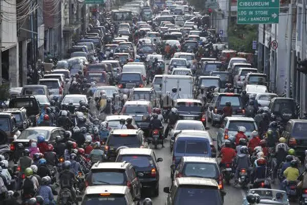 Andai Turis Naik Angkot Bukan Mobil Pribadi, Orang Bandung Atau Kota Wisata Lainnya Pasti Menghargai 10