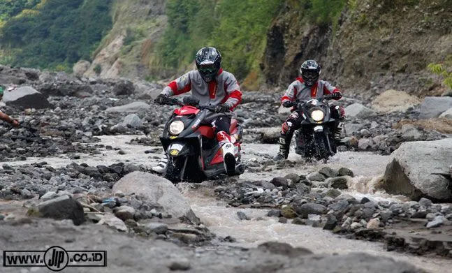 7 Penjelasan Kenapa Cowok yang Pakai Motor Matic Justru Lebih Keren Daripada Cowok-cowok Lainnya 10