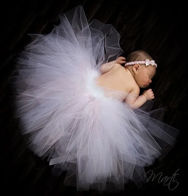 11 Konsep Foto Unik yang Membuat Bayi Mungilmu Terlihat Semakin Lucu 16