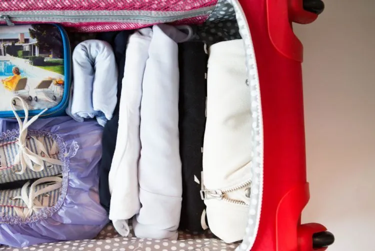Mau Liburan? Ini 10 Cara Agar Barang-Barangmu di Koper Tak Hancur Atau Berantakan 19