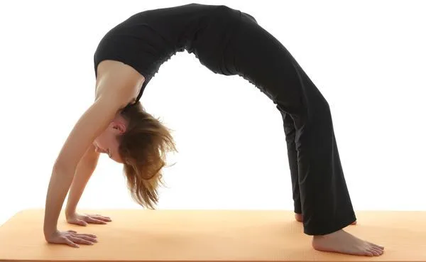 Daripada Meratapi Tinggi yang Hanya Sekian Senti, Tambah Saja Tinggimu Dengan 5 Gaya Yoga Sederhana Ini 10