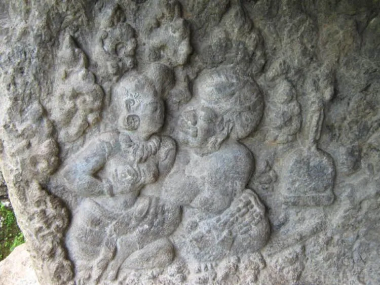Destinasi Wisata Tulungagung, Sajikan Indahnya Pantai dan Candi 16