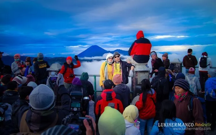 Dengan 9 Konsep Ini, Foto Pascawedding Bersama Pasangan Halalmu Jadi Makin Romantis 12