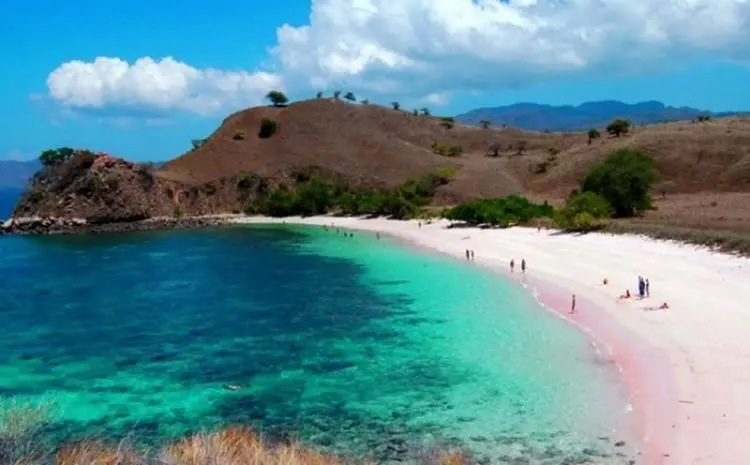 Kota-Kota Wisata Di Indonesia Yang Jadi Tujuan Favorit Turis Mancanegara 12