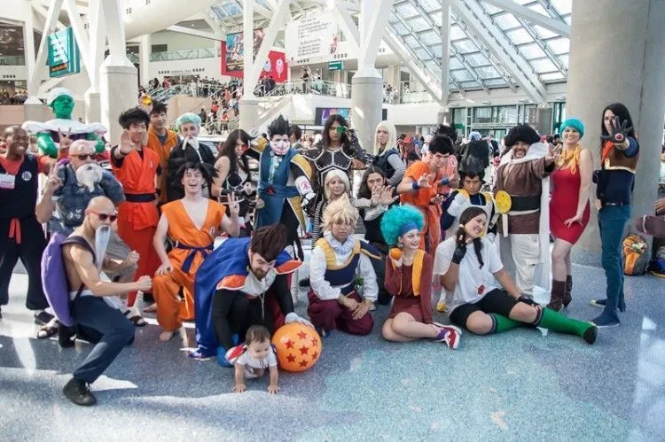 Tanpa Kostum, Makeup dan Rambut Warna-warni, Anak Cosplay Itu Gak Freak Kayak yang Kamu Kira 11