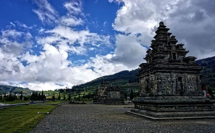 Dieng dan 11 Destinasi Cantiknya yang Membuat Ia Layak Disebut Negeri Para Dewa 24