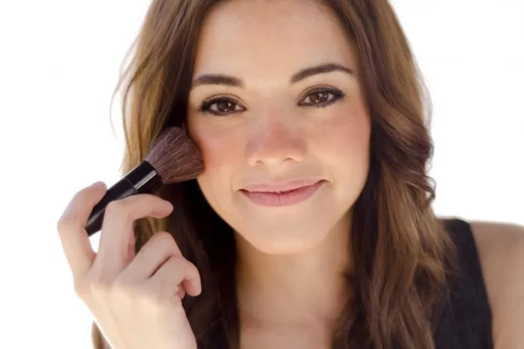 Karena Alat Makeup yang Kotor Itu Berbahaya, Pastikan Mereka Bersih dan Higienis Dengan Cara-cara Ini 8