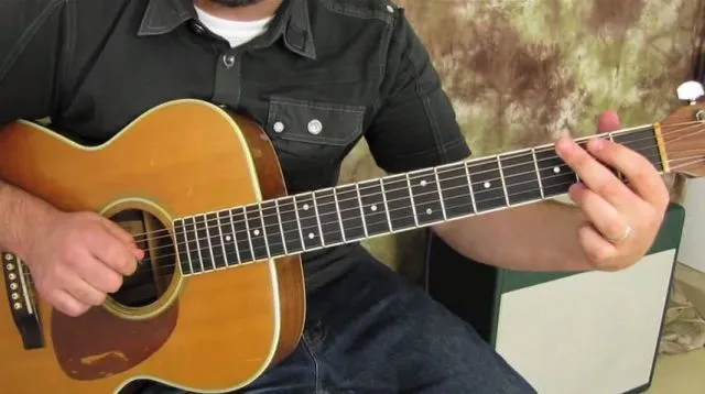 9 Tips Cepat Belajar Gitar untuk Pemula, Tanpa Kursus! 13 cara belajar gitar sendiri