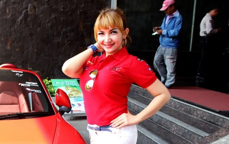 Penasaran Dari Mana Sumber Kekayaan Roro Fitria? Mungkin Ini Rahasianya! 16