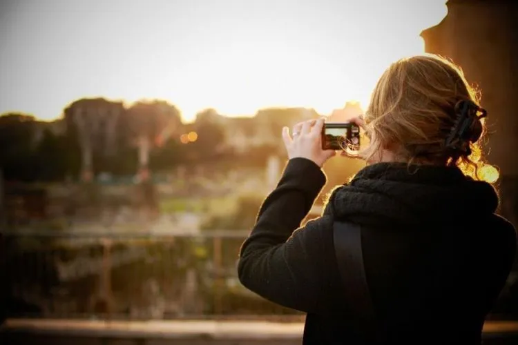 7 Alasan Kenapa Cewek yang Hobi Traveling Adalah Pasangan Idaman 14