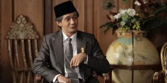 10 Alasan Kenapa Sutradara Indonesia Gak Punya Pilihan Lain Selain Reza Rahadian 16