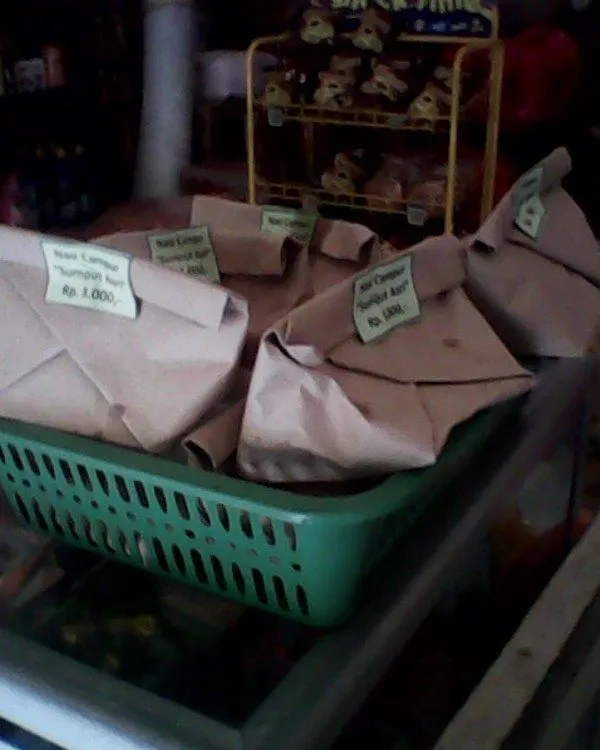 10 Barang yang Bisa Kamu Jual Saat Unjuk Rasa Hari Buruh 12