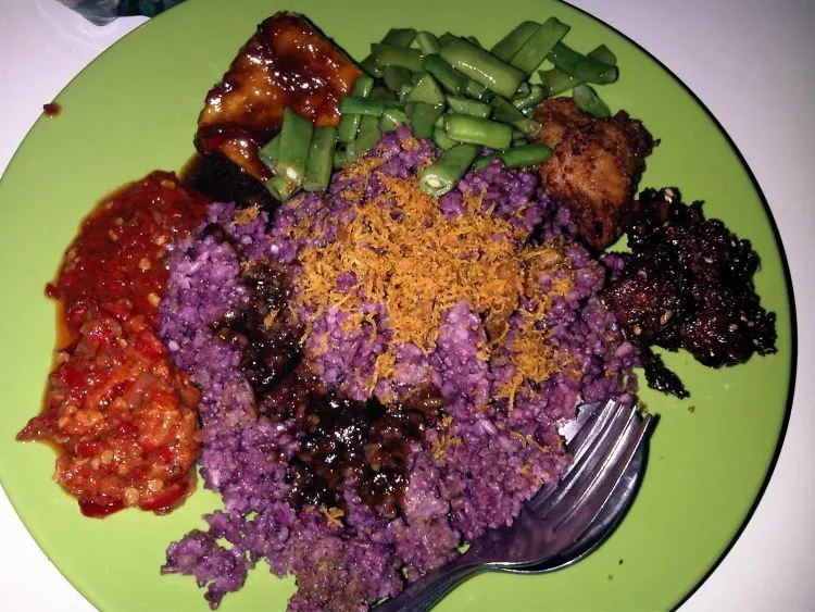 Daftar Kuliner Malam di Bandung yang Paling Enak 13