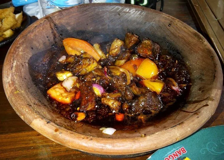 Daftar Kuliner Malam di Bandung yang Paling Enak 16