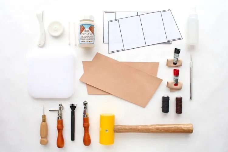 Lewat 12 Cara Mudah Ini, Kamu Bisa Membuat Dompet Kulit Kerenmu Sendiri 12 http://www.instructables.com/id/make-a-leather-wallet/