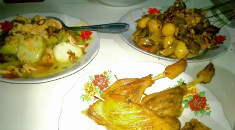 Kalau Lagi Lewat Pantura, Segeralah Berburu Kuliner di Kota Tegal ini. Pemadam Kelaparan Perut Kencot Kamu, Lho! 10