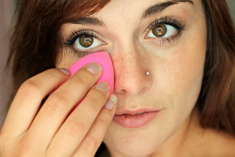 Karena Alat Makeup yang Kotor Itu Berbahaya, Pastikan Mereka Bersih dan Higienis Dengan Cara-cara Ini 10
