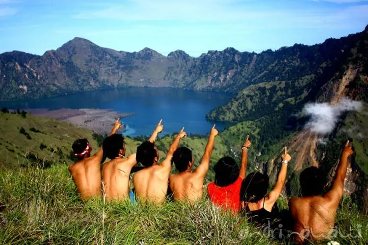 Untukmu Para Pendaki, Dari Gunung Abadi yang Selalu Ingin Kau Jelajahi 9