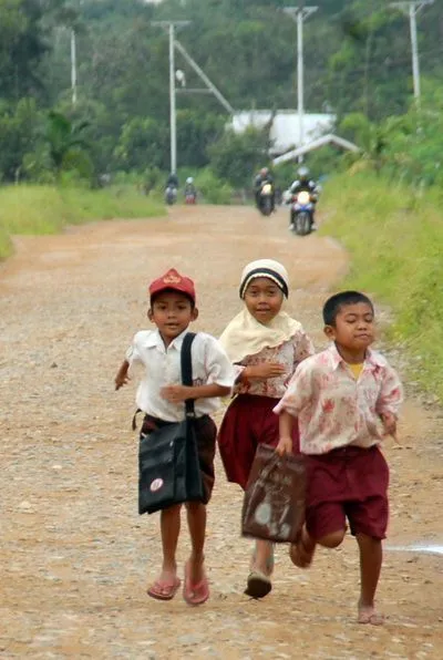 Surat Terbuka Untuk Siapa Saja yang Masih Bisa Belajar di Sekolah Dengan Fasilitas yang Serba Ada 8