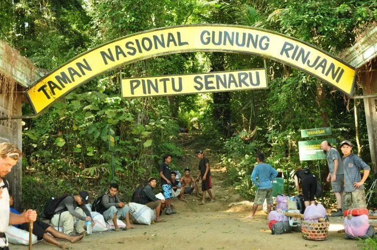 Panduan Lengkap Menaklukkan Rinjani, Tujuan Impian Para Pendaki 9