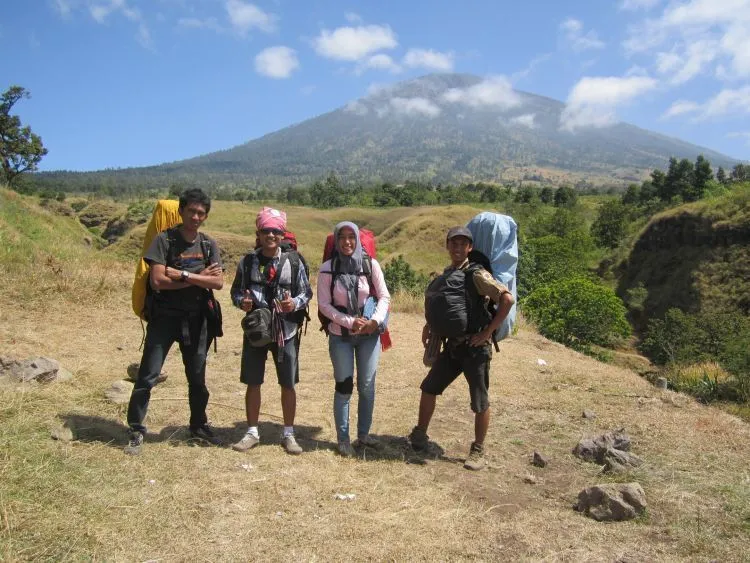 Panduan Lengkap Menaklukkan Rinjani, Tujuan Impian Para Pendaki 11