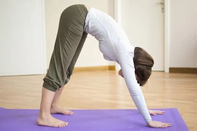 Coba 7 Gaya Yoga Ini Biar Betismu Ramping dan Kakimu Terlihat Lebih Jenjang! 13