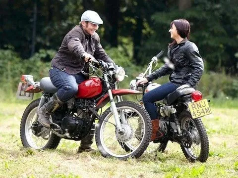 Agar Sukses Menarik Perhatian di Kencan Pertama, Ini Outfit-outfit yang Bisa Kamu Kenakan! 14