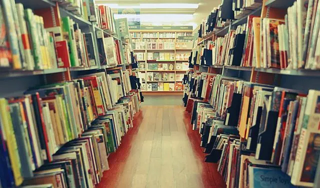 Saat Kita Terlalu Sibuk Dengan Gadget dan Semua Notifikasinya, Ada Buku yang Diam-diam Rindu Ingin Kembali Dibaca 6