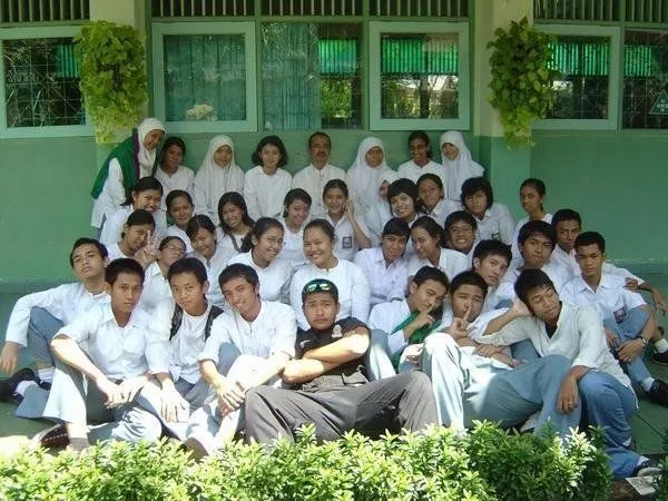 Mengapa Para Sahabatmu di Masa SMA Akan Menjadi Teman Sejatimu Selamanya 14