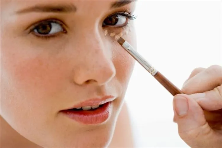 Karena Makeup yang Nggak Kelihatan Adalah yang Terbaik, Pastikan Kamu Tahu Tips-Tips Ini! 10