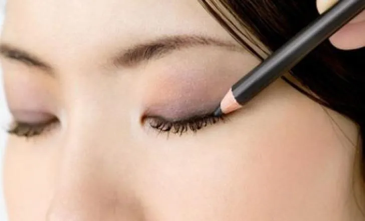 6 Trik Make Up Mudah yang Bisa Bikin Kamu Lebih Cantik Dalam 10 Menit Saja 10