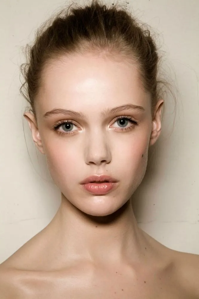 Karena Makeup yang Nggak Kelihatan Adalah yang Terbaik, Pastikan Kamu Tahu Tips-Tips Ini! 13