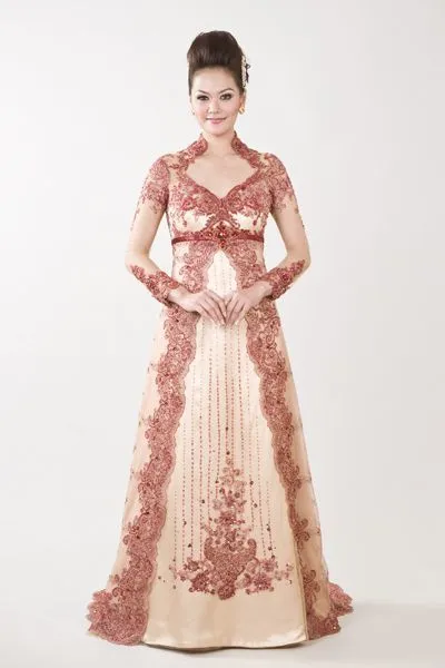 Dengan 11 Gaun Pengantin Ini, Kamu Bisa Secantik Putri di Hari Pernikahan Nanti 14