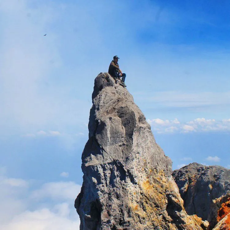 Nyawamu Terlalu Berharga Untuk Dipertaruhkan Demi Selembar Foto. Jangan Sampai Ada Erri Yunanto yang Berikutnya! 4