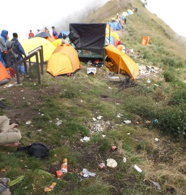Sampah di Gunung Rinjani: Apakah Kita Akan Kehilangan Surga Karena Ulah Kita Sendiri? 5