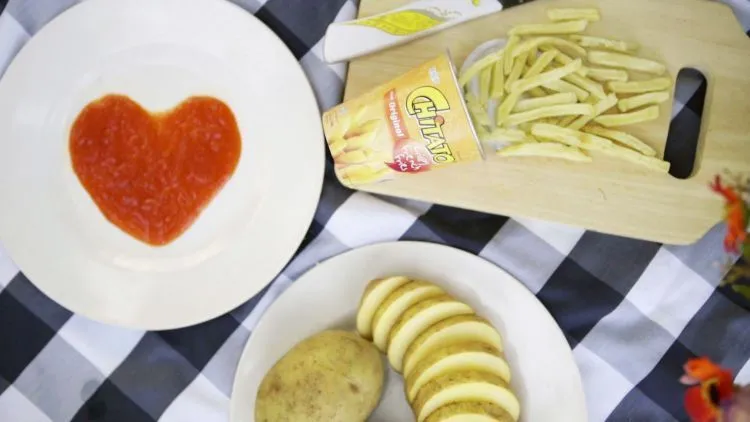 Kumpul Bareng Sahabat Kesayangan Akan Makin Menyenangkan. Selama 7 Kreasi Kentang Ini yang Jadi Camilan 14