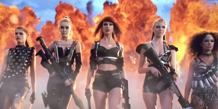 Taylor Swift Sempat Tersungkur Dengan Konyol Saat Syuting Video Bad Blood 2