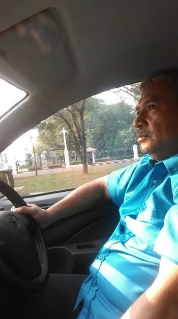 Kisah Sopir Taksi Lulusan Jerman yang Memberi Pelajaran Bahwa Tak Perlu Gengsi Berjuang Untuk Hidup 4