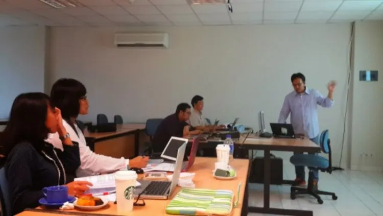 Kuliah S2 Sambil Bekerja Sungguh Bisa Dilakoni: Keduanya Akan Sukses Dengan Menerapkan 7 Trik Ini 9