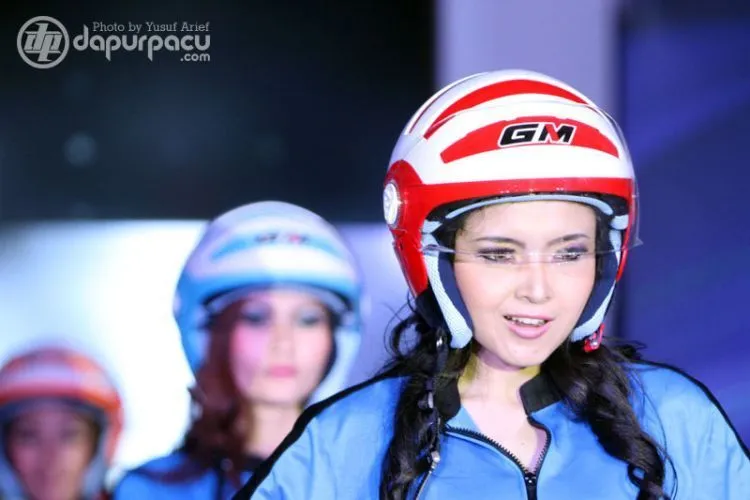 Dengan Menerapkan 9 Tips Ini, Helm Kesayanganmu Tak Akan Mudah Rusak dan Bau Apek Lagi 11