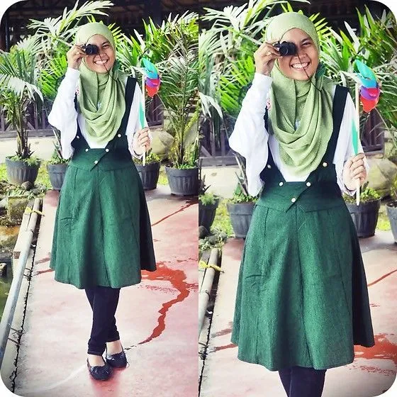 Tanpa Harus Melepaskan Jilbab, 6 Gaya Berbusana Lengan Pendek Ini Tetap Bisa Kamu Terapkan 11