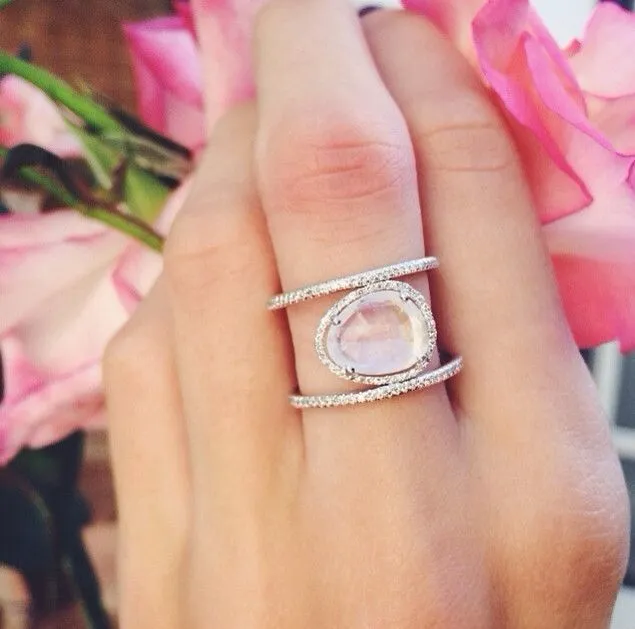 Kamu yang Sudah Berniat Mengikat Janji, Pilih Saja di Antara 11 Cincin Cantik Nan Unik Ini 13