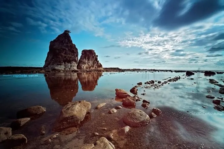 10 Pantai Paling Kece di Banten dan Jawa Barat yang Bakal Bikin Kamu Ketagihan Jalan-Jalan 18