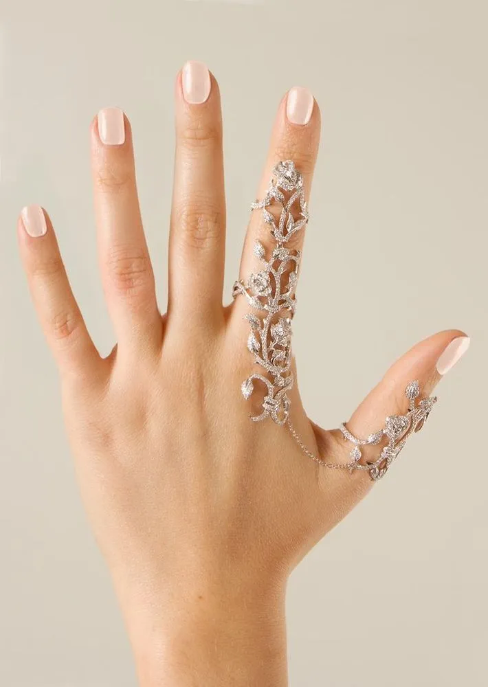 Kamu yang Sudah Berniat Mengikat Janji, Pilih Saja di Antara 11 Cincin Cantik Nan Unik Ini 22