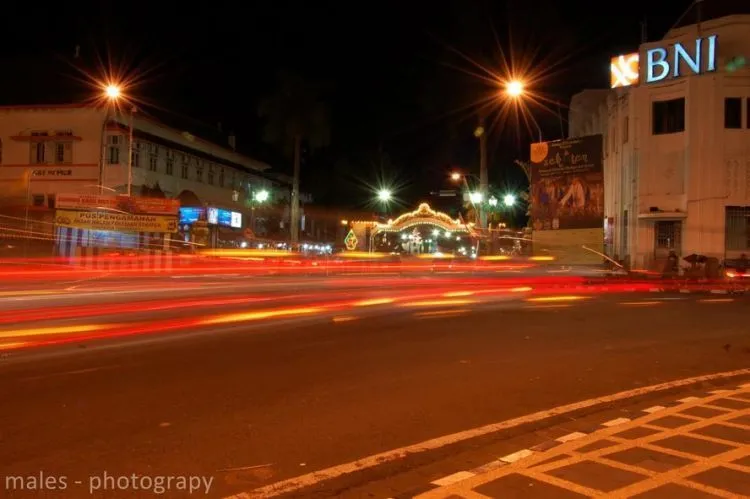 Jangan Ngaku Pergi ke Jogja Kalau Belum Pernah ke Titik Nol Kilometernya! Ini Hal-hal yang Bisa Kamu Lakukan di Sana 16