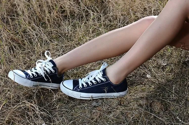 9 Alasan yang Membuat Cewek dengan Karakter Cuek Pantas Kamu Pertahankan 11