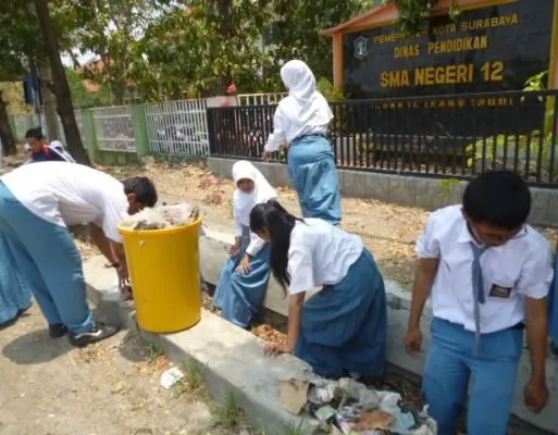 Kalau Pernah Jadi Anak-Anak, 13 Hukuman Ini Pasti Pernah Kamu Rasakan Minimal Sekali! 15
